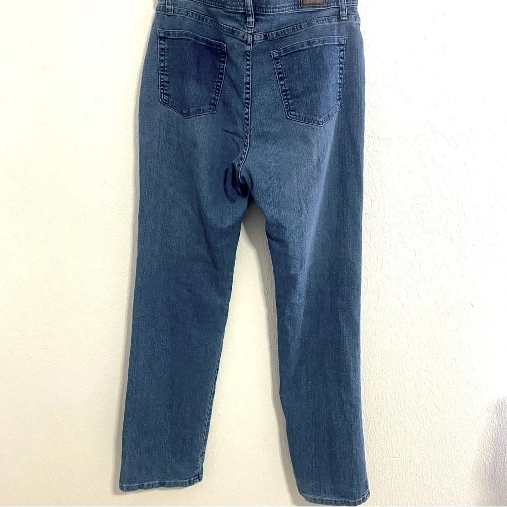 Lee Women's Size 14 Medium Classic Fit Straight Leg At The Waist Jeans High Rise